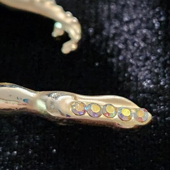 AJC Gold Tone Ice Skater Brooch with Rhinestone Details – Vintage Figure Skating - Picture 7 of 9